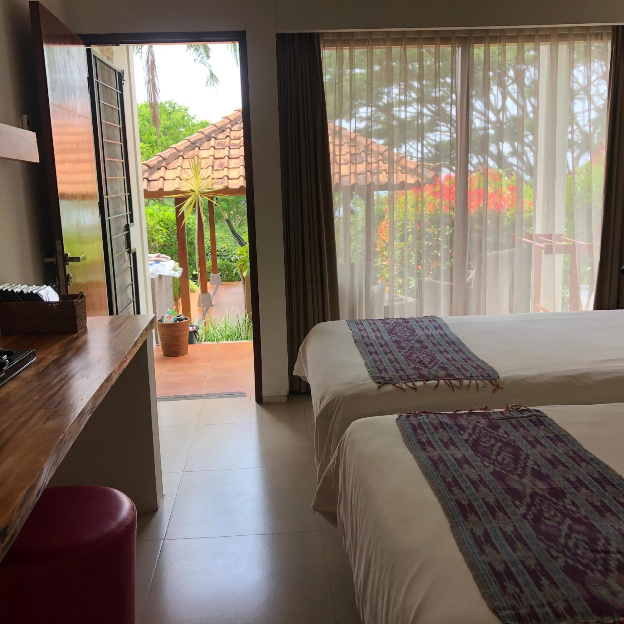 Villa Karingal Senggigi Exterior photo