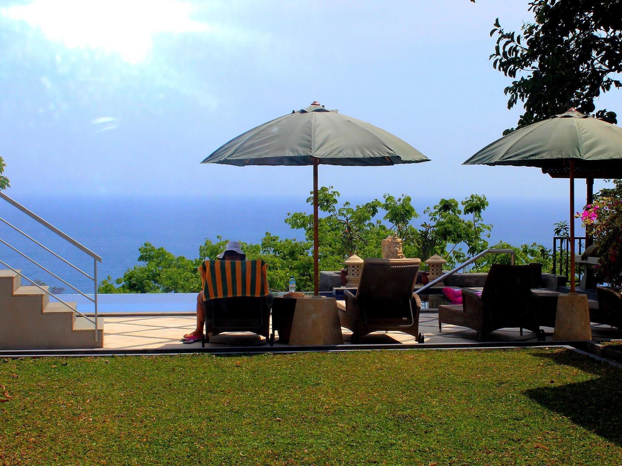 Villa Karingal Senggigi Exterior photo