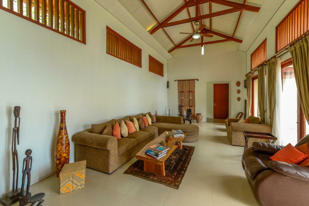 Villa Karingal Senggigi Exterior photo
